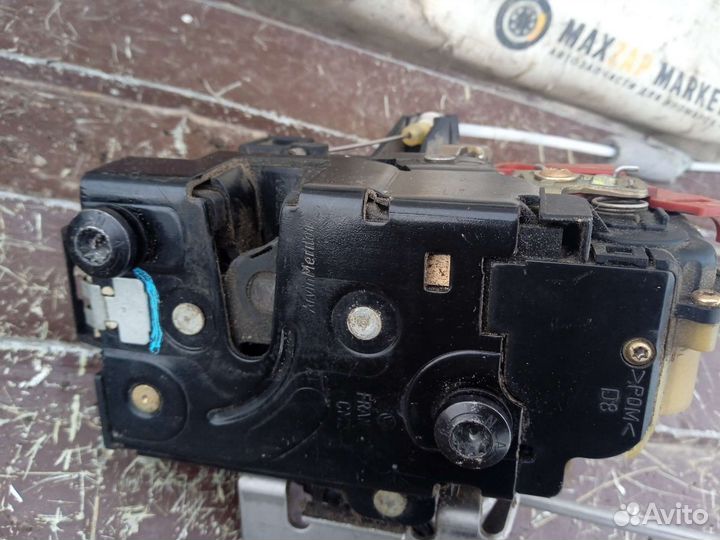 Замок двери передней правой Audi A4 B6