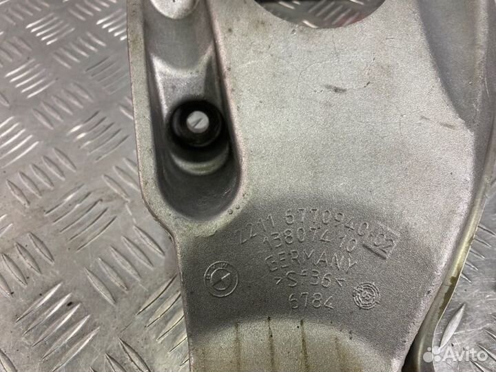 Кронштейн двигателя правый Bmw 5 E60 N52B25AF