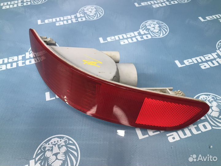 Фонарь задний в бампер правый Mitsubishi Outlander