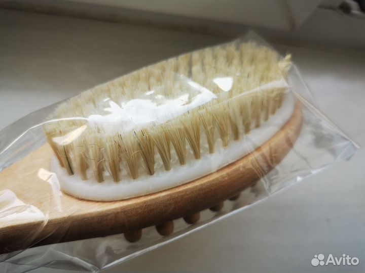Двусторонняя щетка для сухого массажа новая