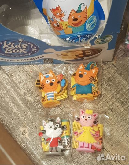 Яйцо три кота