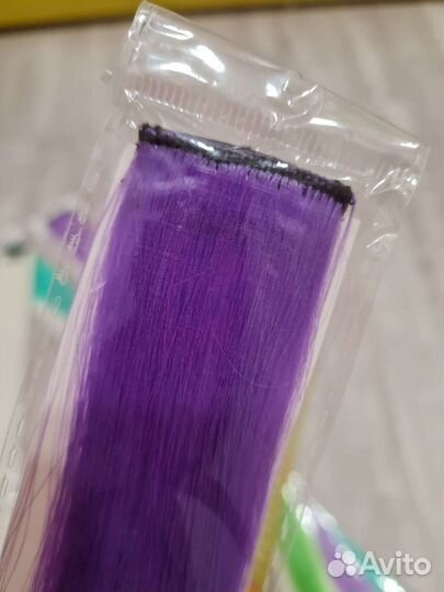 Цветные пряди на заколках