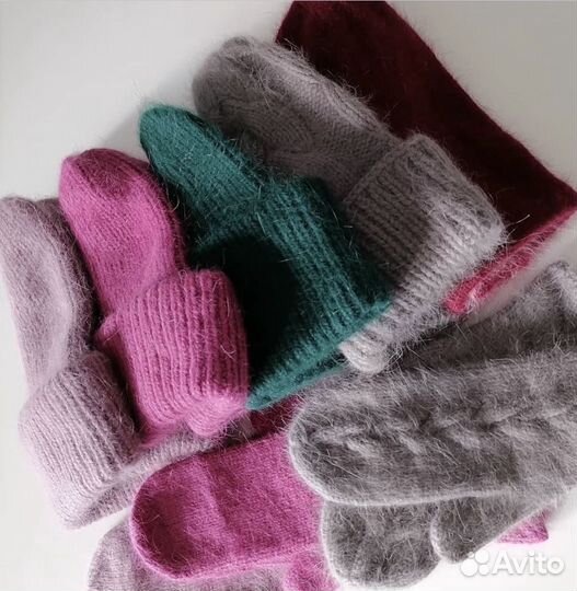 Комплект вязаный шапка и варежки