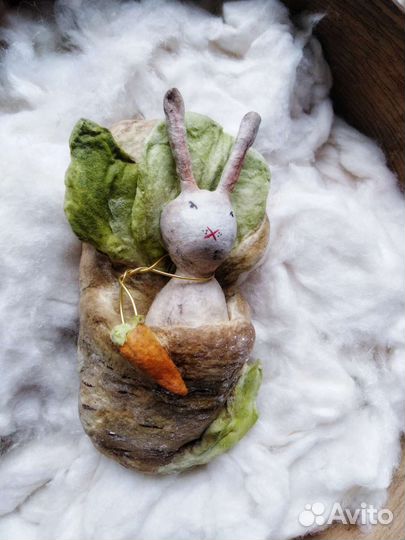Заяц в лапте, ватная елочная игрушка