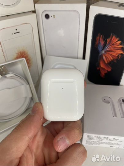Беспроводные наушники apple airpods