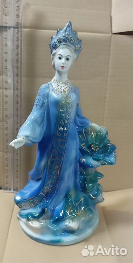 Фарфоровые статуэтки Каменный цветок