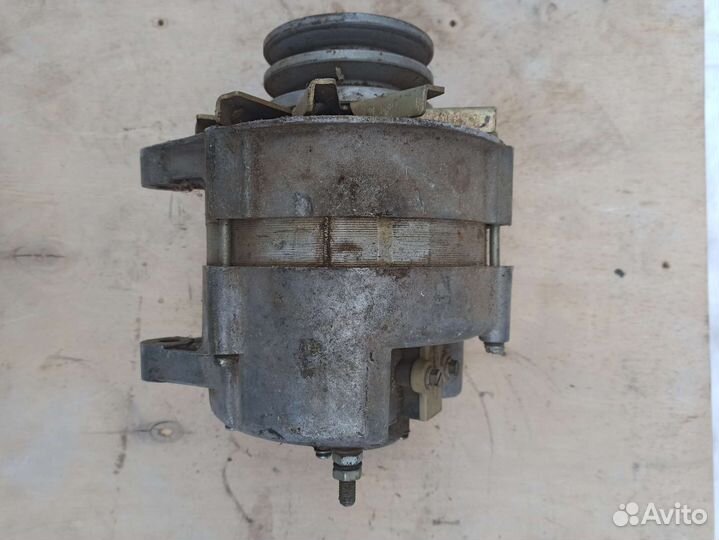 Генератор 14В 90А