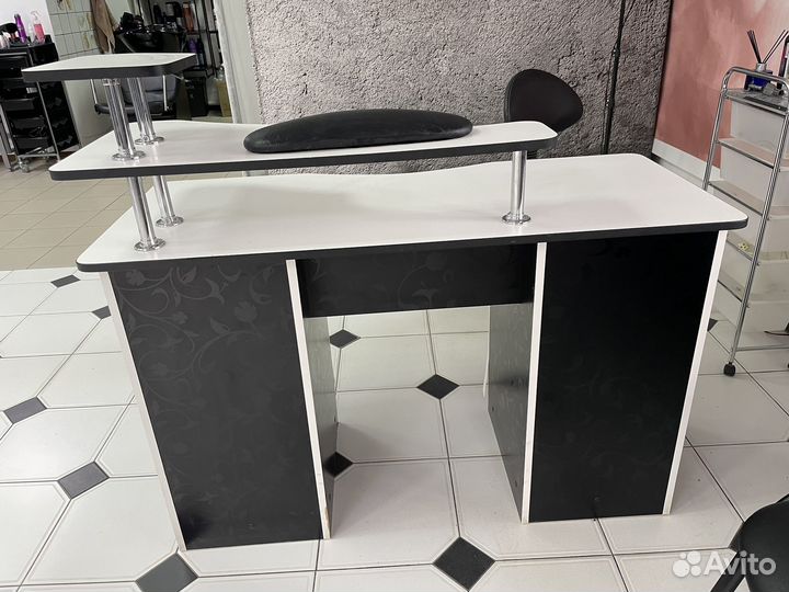 Столик для маникюра бу