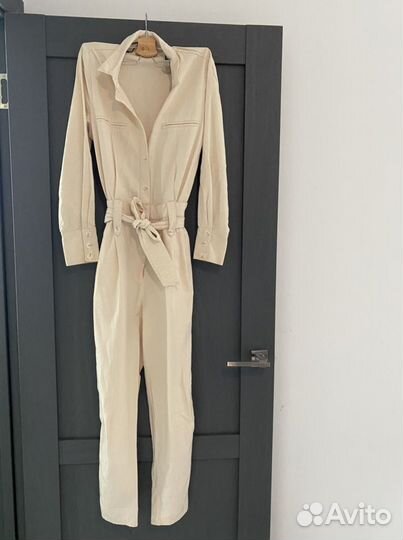 Комбинезон бежевый женский