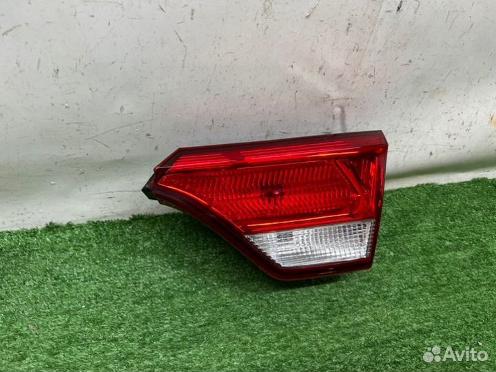 Фонарь правый Kia Rio 4