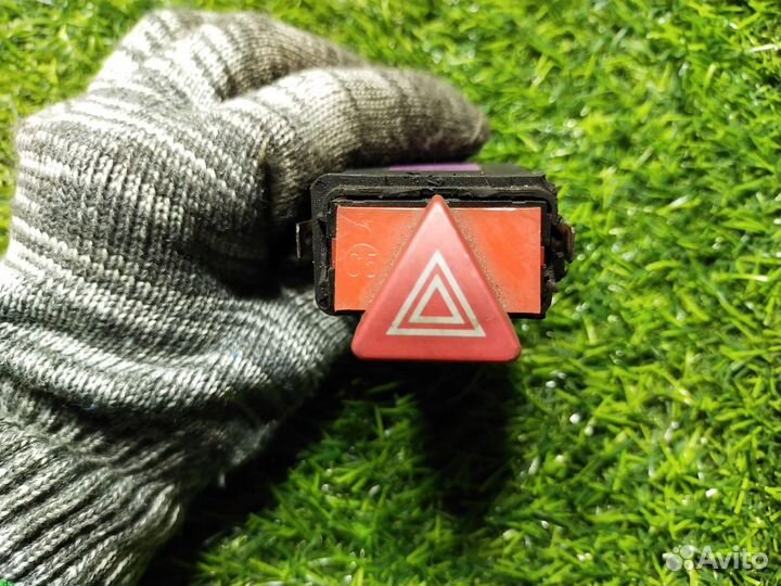 Кнопка аварийной остановки Audi A6 (С5) II