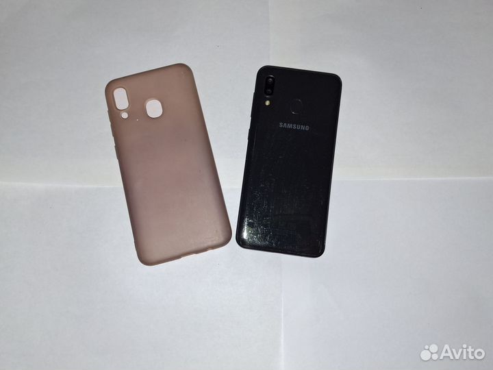 Samsung Galaxy A20, 3/32 ГБ