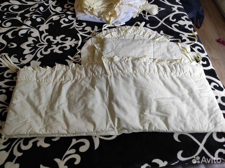 Комплект в кроватку (бортики+бельё)