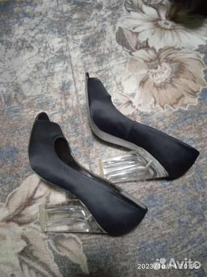Натуральные кожаные туфли 40 размер