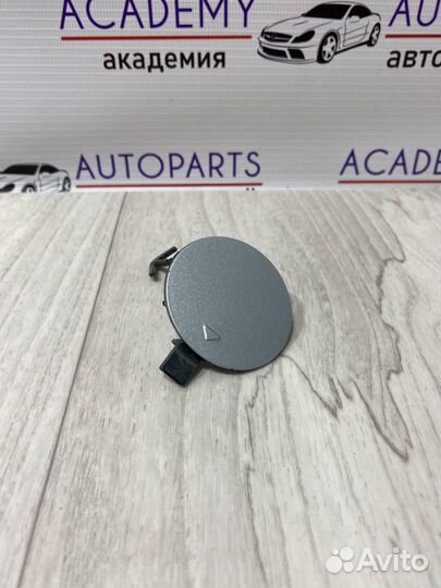 Заглушка буксировочного крюка Kia Rio 3 QB 15-17