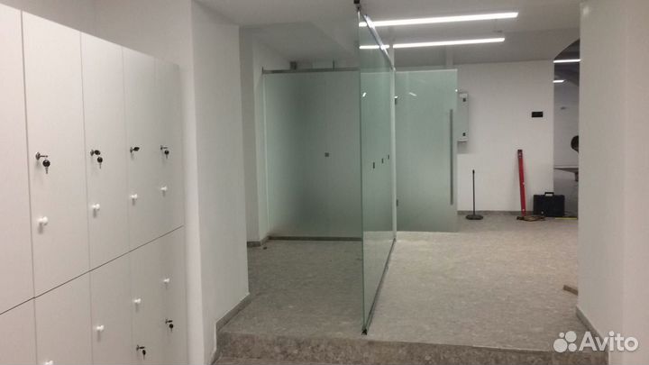 Стеклянная перегородка