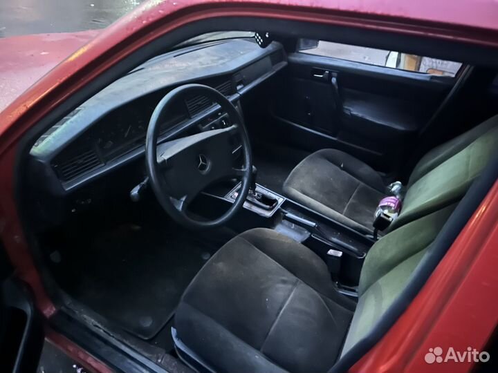Mercedes-Benz 190 (W201) 2.0 МТ, 1986, битый, 250 000 км