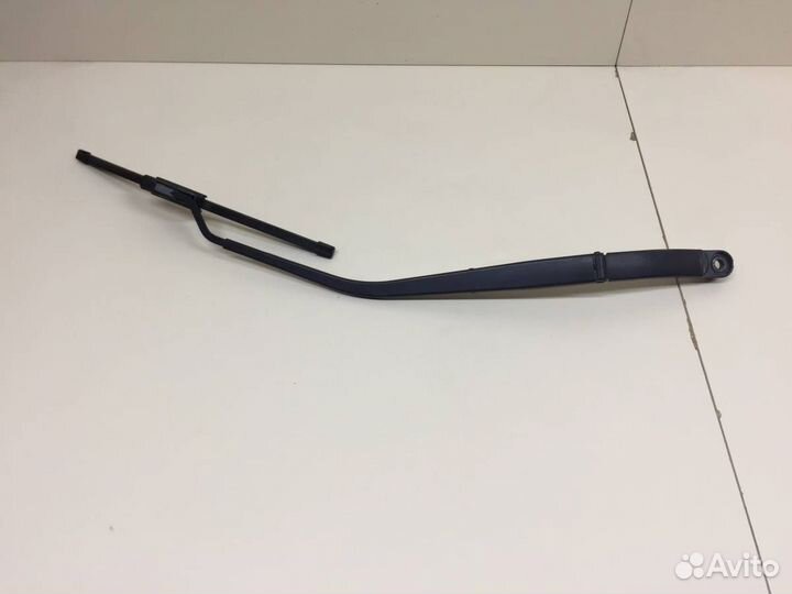 Поводок стеклоочистителя передний правый Nissan Al