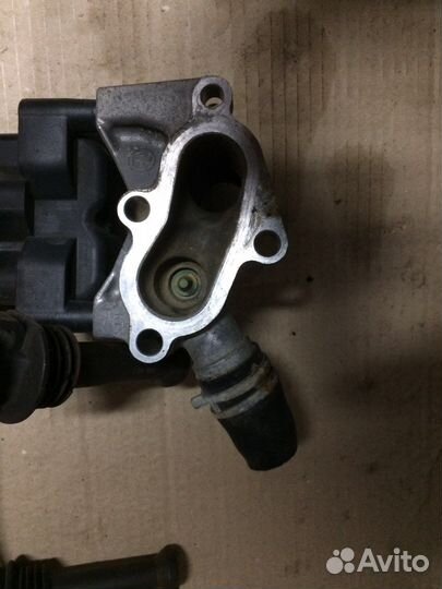 Фланец системы охлаждения Ford Focus 2 1.6 бензин