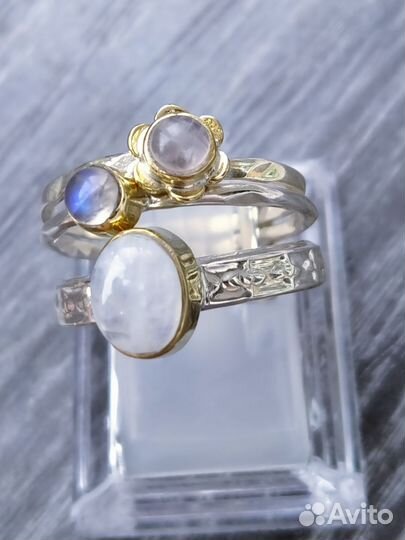 Серебряное кольцо с лунным камнем