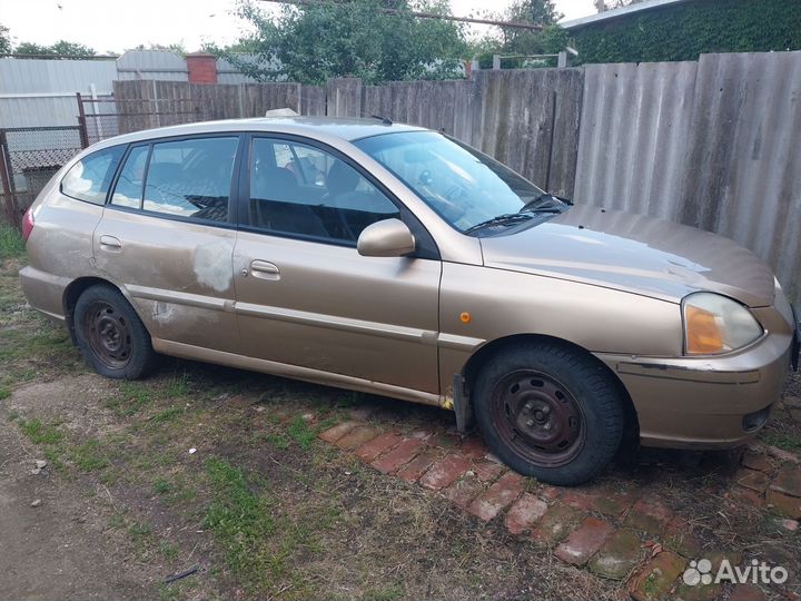 Kia Rio 1.3 МТ, 2003, битый, 200 000 км