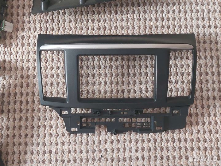 Пластик салона lanser 10