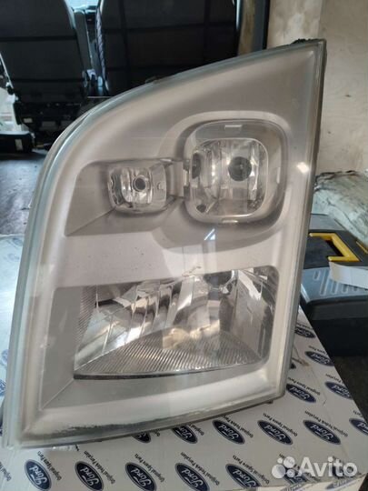 Фара левая и правая Ford tranzit 06-13
