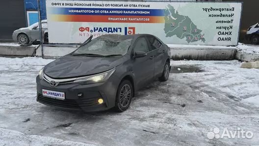Стекло двери задней левой Toyota Corolla E18 68104