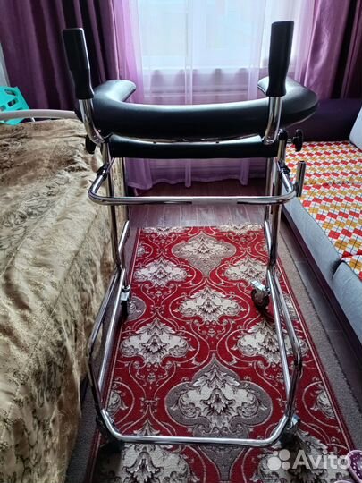 Ходунки для взрослых с опорой под локоть