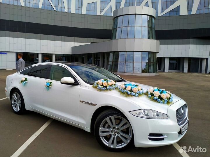 Свадебные украшения на автомобиль