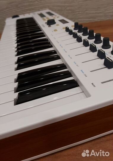 Миди клавиатура Arturia KeyLab essential 49