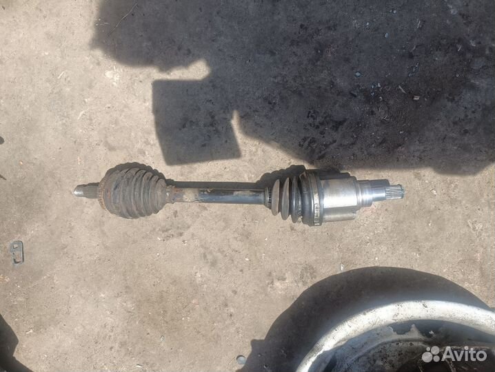 Левый привод Geely Emgrand EC7