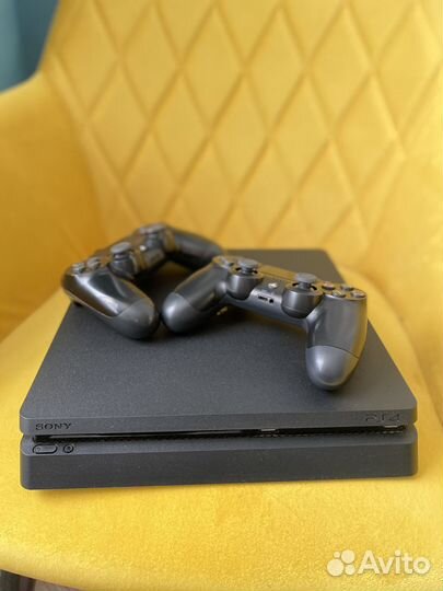 Play Station 4 идеальное состояние