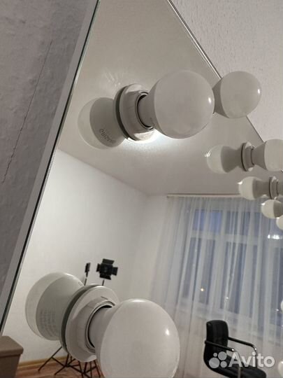 Зеркало гримерное с лампочками