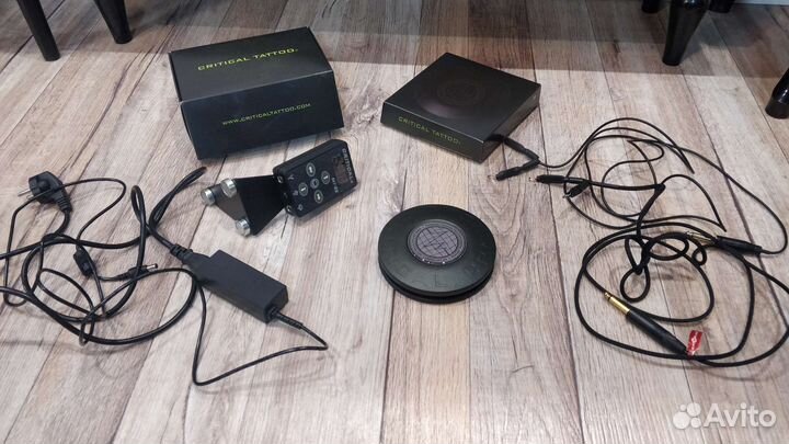 Педаль и блок питания Critical для тату