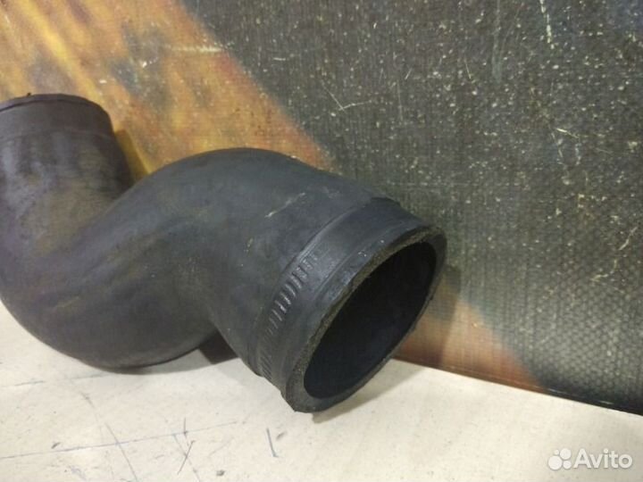 Патрубок интеркулера Audi Allroad C5 ARE 2002