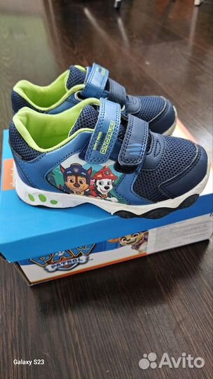 Кроссовки 26р