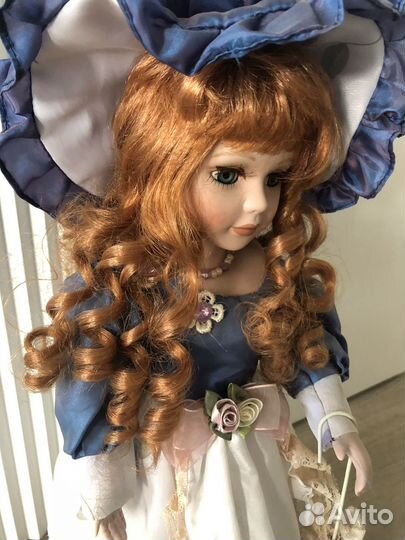 Кукла фарфоровая коллекционная