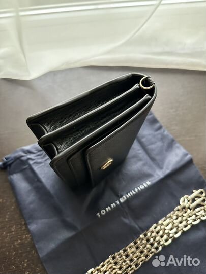 Новая) Сумка женская Tommy Hilfiger на цепочке