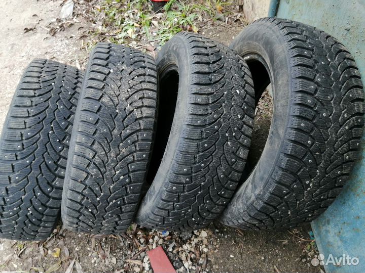 Pirelli Formula Ice 215/60 R16