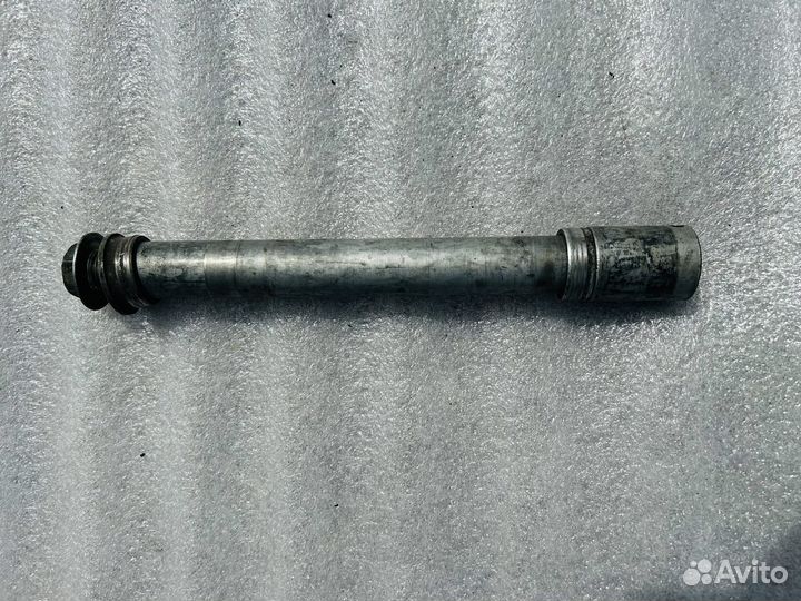 Ось переднего колеса honda cbr929rr