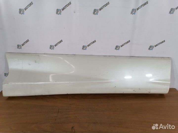 Молдинг на дверь задний правый Toyota Estima