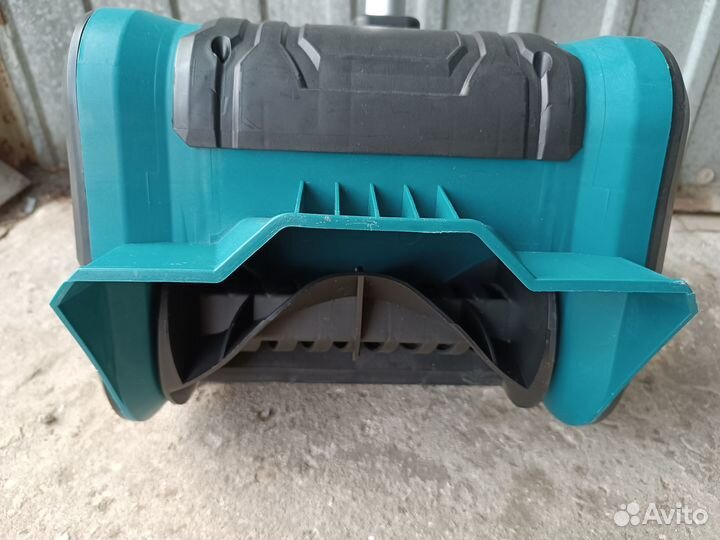 Снегоуборщик аккумуляторный электрический