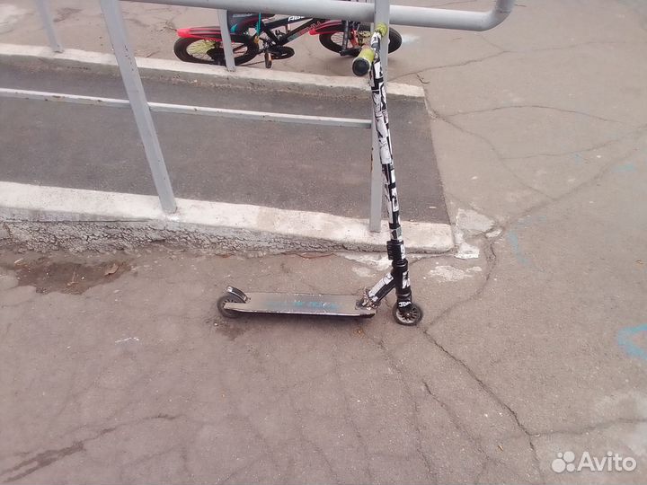 Трюковой самокат