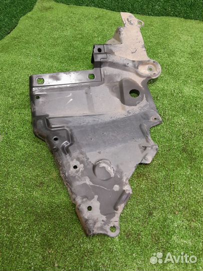 Пыльник двигателя правый ниссан примера п12