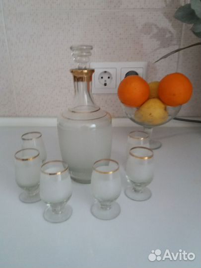 Графин с рюмками