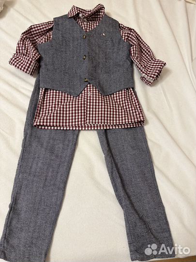 Костюм тройка