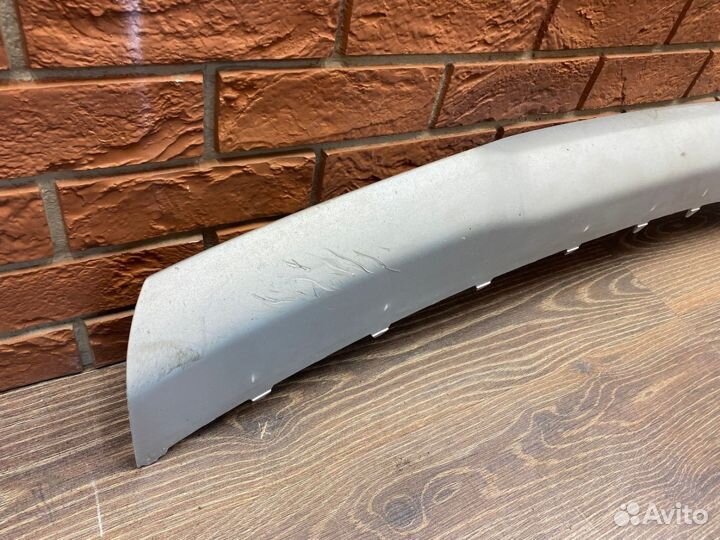 Накладка переднего бампера Kia Carnival 2020+