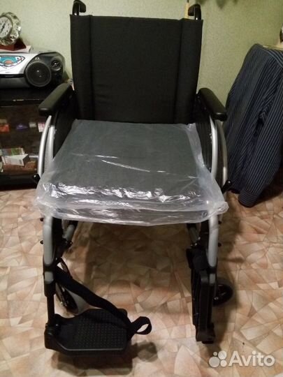 Продам кресло-коляску для инвалидов