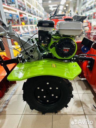 Снегоуборочная машина Honda